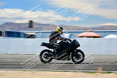 media/Mar-25-2024-Moto Forza (Mon) [[8d4319bd68]]/4-Novice Group/Session 4 Front Straight Speed Pans/
